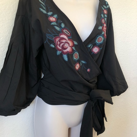 NWT Whyte Eyelash embroidered top! - Picture 4 of 7